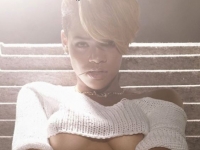 underboob-22-Rihanna